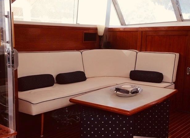 Chris-Craft Roamer Regal Sedan