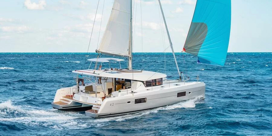 Lagoon 42 - 4 + 2 cab.