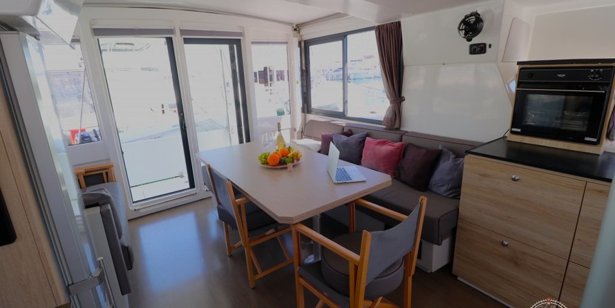 Bali catamarans 4.0 lounge