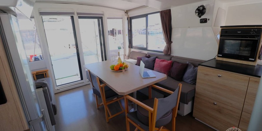 Bali catamarans 4.0 lounge