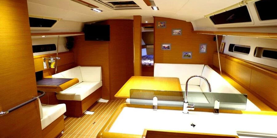 Sun Odyssey 439