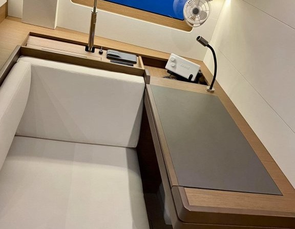 Beneteau Oceanis 51.1