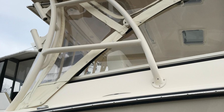 Grady-White Freedom 335