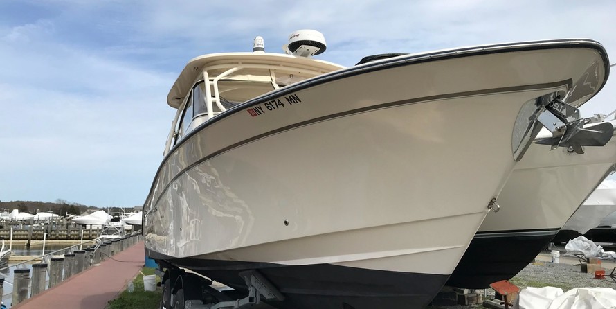 Grady-White Freedom 335