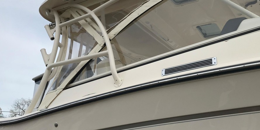 Grady-White Freedom 335