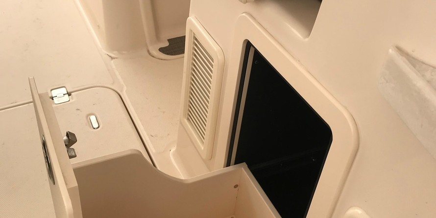 Grady-White Freedom 335