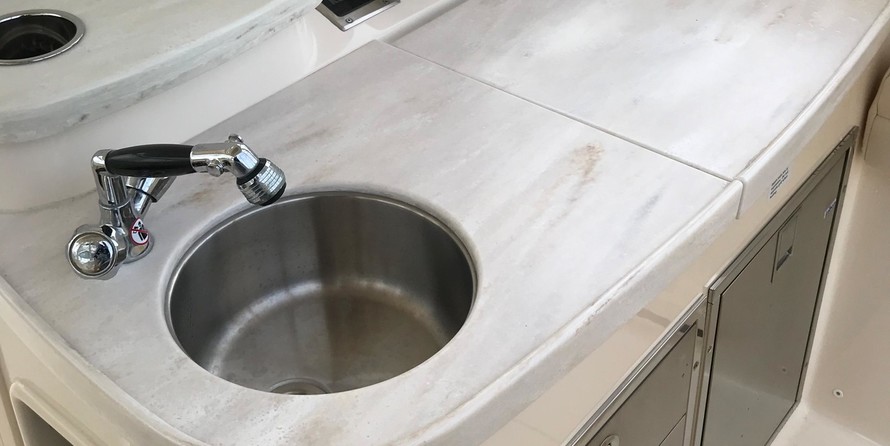 Grady-White Freedom 335