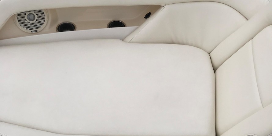 Grady-White Freedom 335