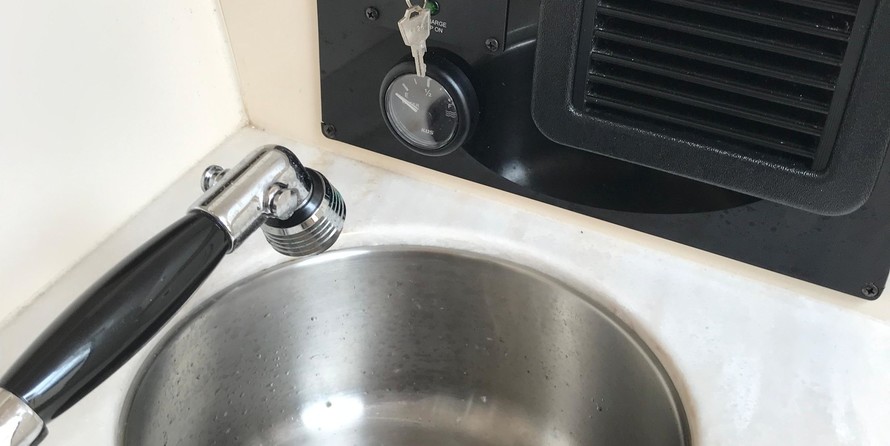 Grady-White Freedom 335