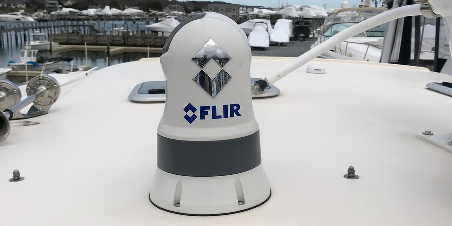 Grady-White Freedom 335