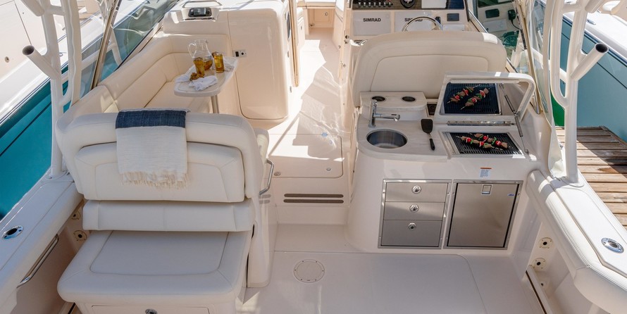 Grady-White Freedom 335