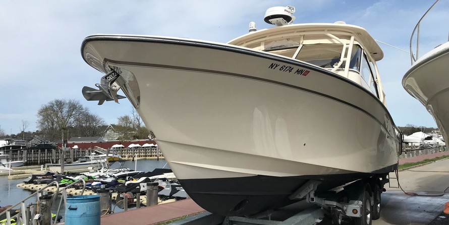 Grady-White Freedom 335