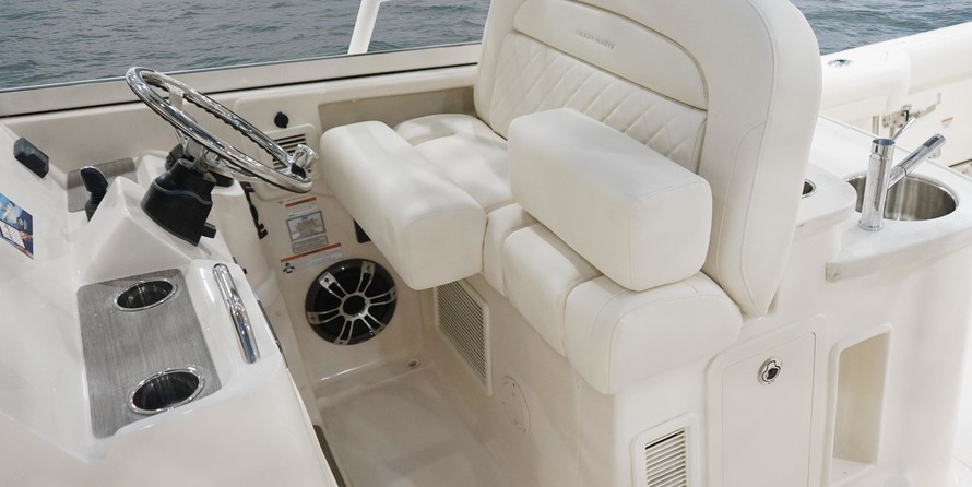 Grady-White Freedom 335