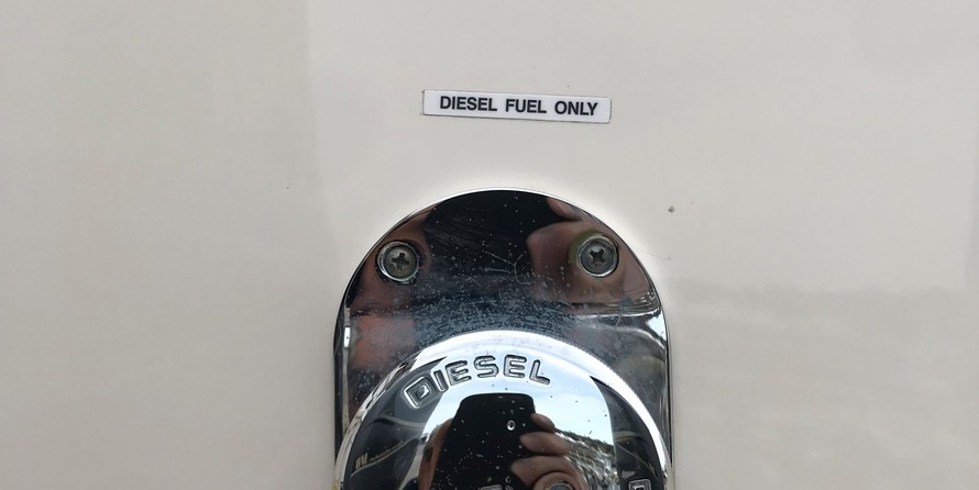 Grady-White Freedom 335