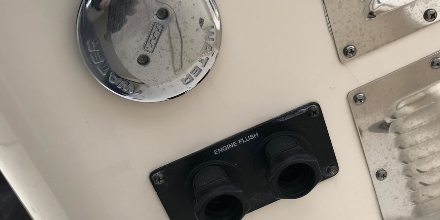 Grady-White Freedom 335