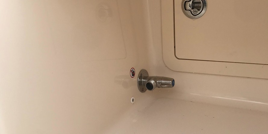 Grady-White Freedom 335