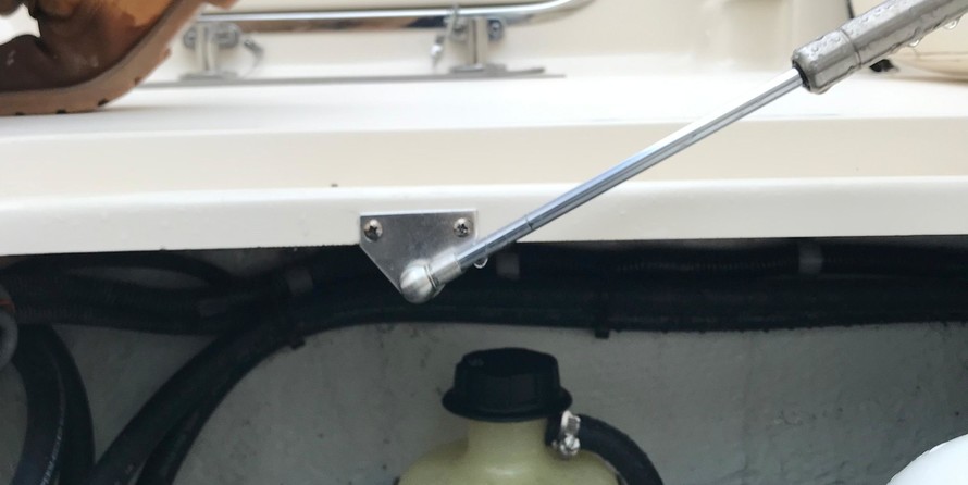 Grady-White Freedom 335