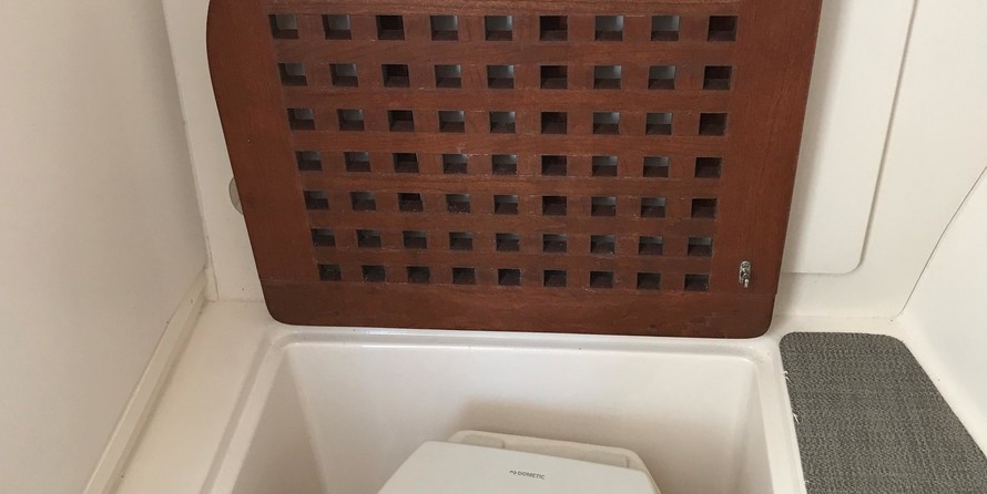 Grady-White Freedom 335