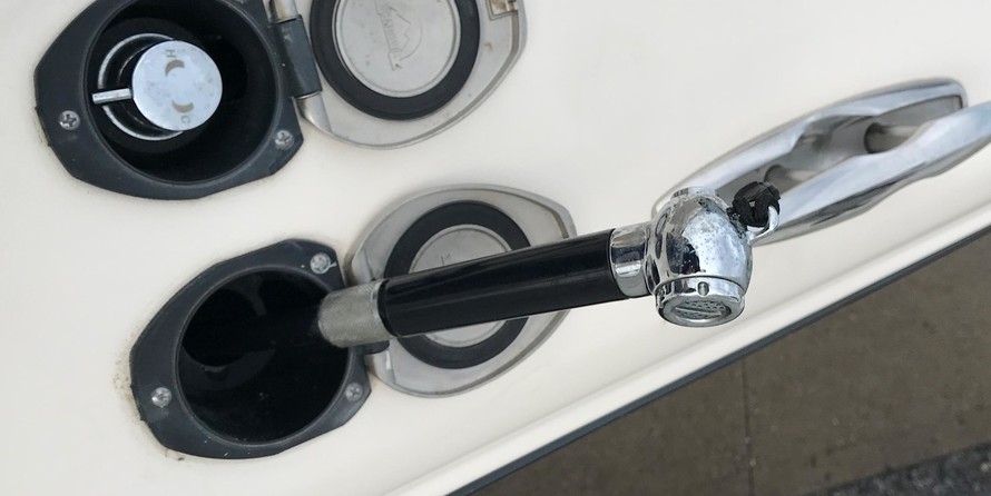 Grady-White Freedom 335