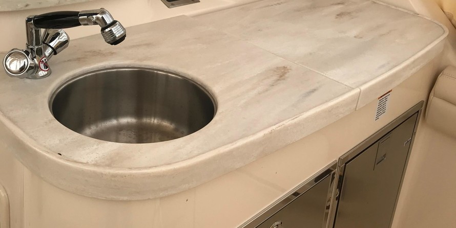 Grady-White Freedom 335