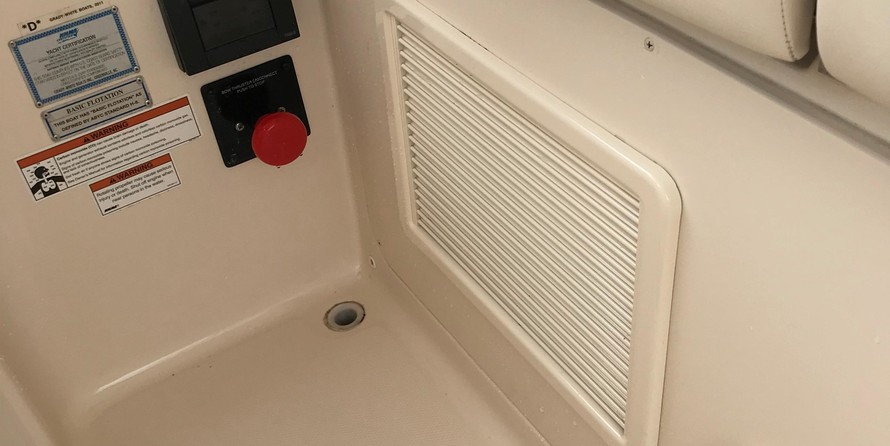 Grady-White Freedom 335