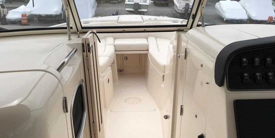 Grady-White Freedom 335