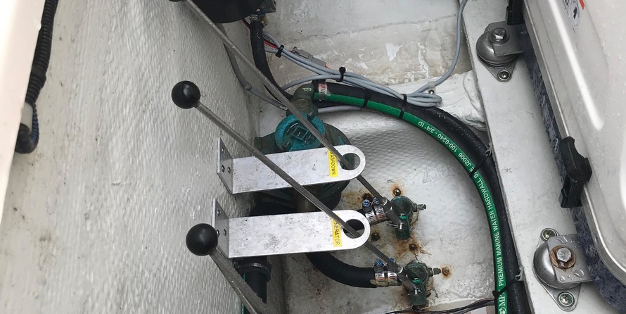 Grady-White Freedom 335