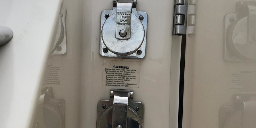 Grady-White Freedom 335