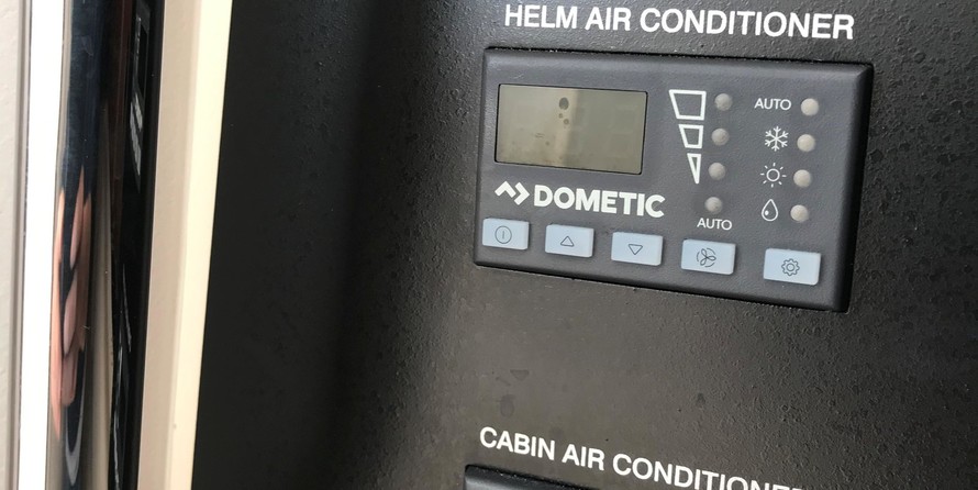 Grady-White Freedom 335