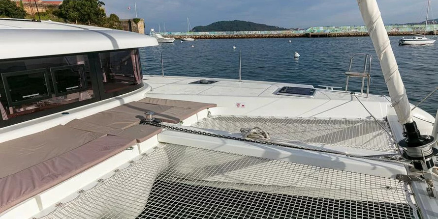 Lagoon 42