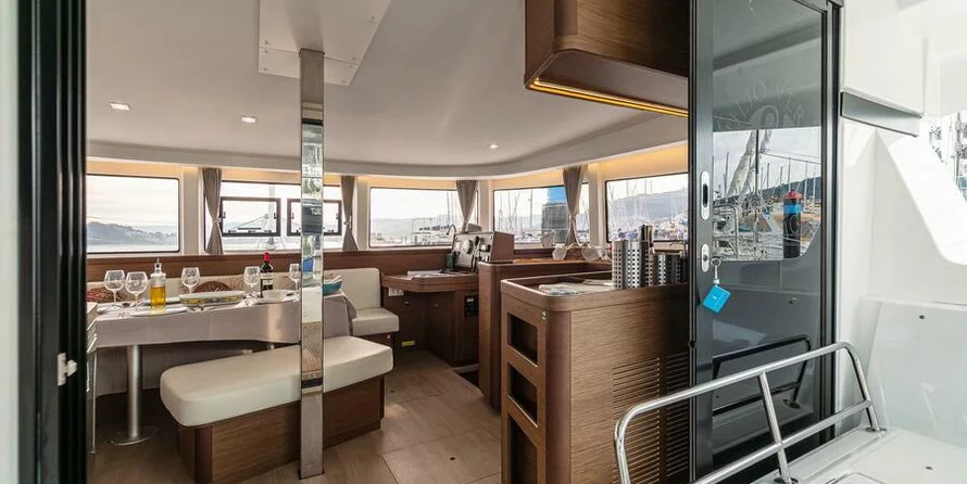 Lagoon 42