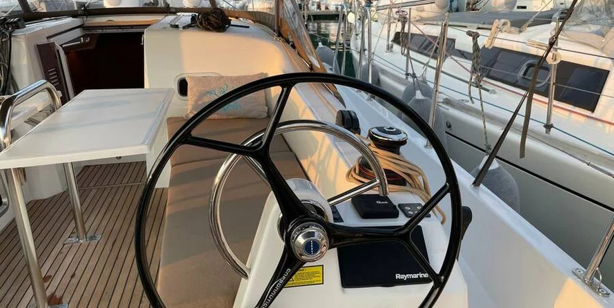 Sun Odyssey 380