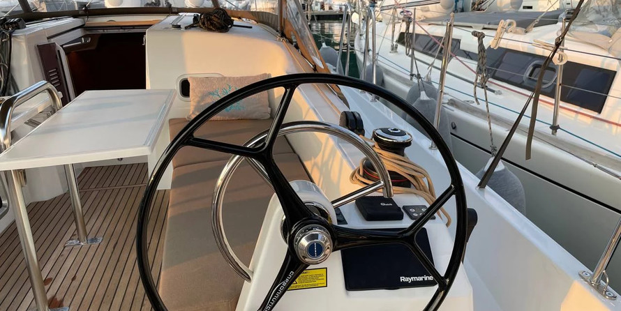 Sun Odyssey 380