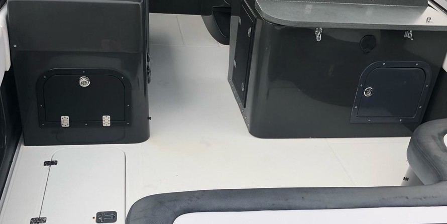 Midnight Express 37 Cabin