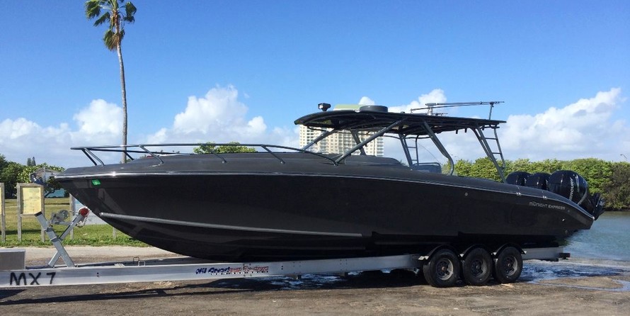 Midnight Express 37 Cabin