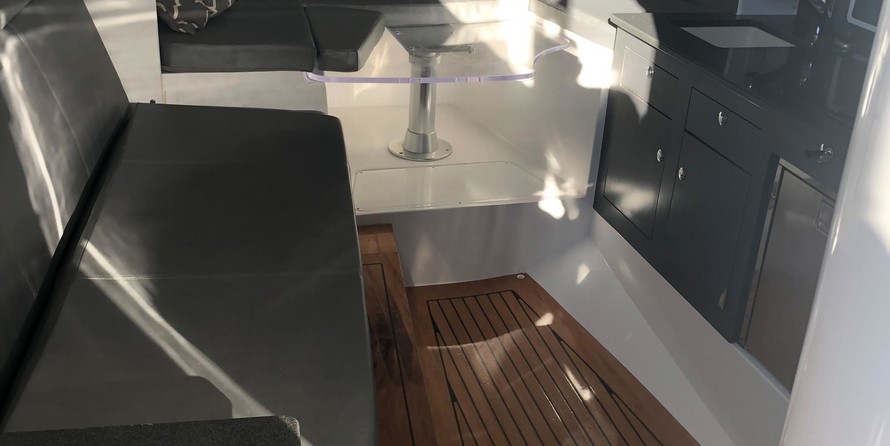 Midnight Express 37 Cabin