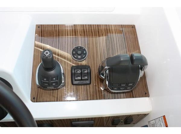 Cruisers Yachts 48 Cantius