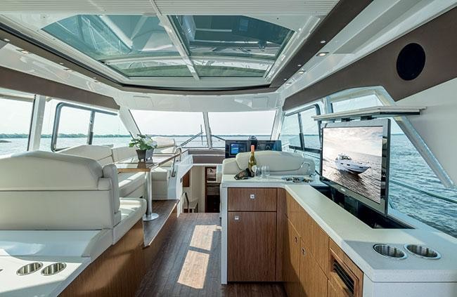 Cruisers Yachts 48 Cantius