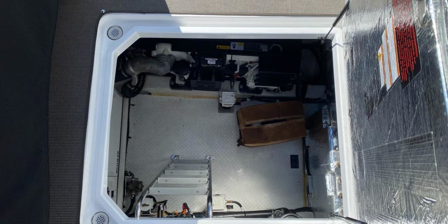 Cruisers Yachts 48 Cantius