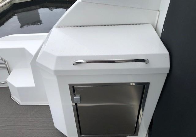 Cruisers Yachts 48 Cantius