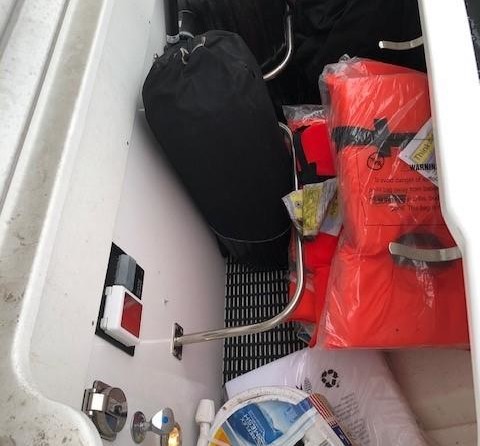 Cruisers Yachts 48 Cantius