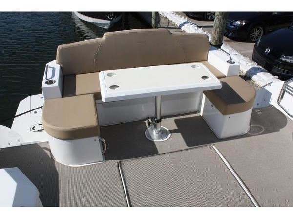 Cruisers Yachts 48 Cantius