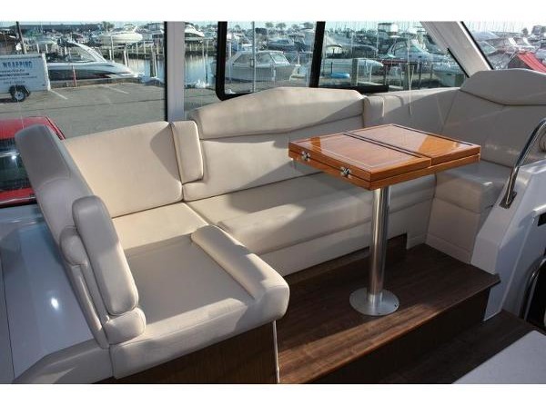 Cruisers Yachts 48 Cantius