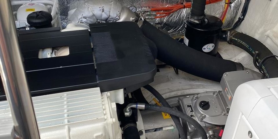 Cruisers Yachts 48 Cantius