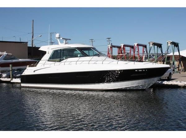 Cruisers Yachts 48 Cantius