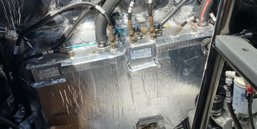 Cruisers Yachts 48 Cantius