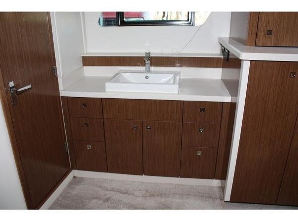 Cruisers Yachts 48 Cantius