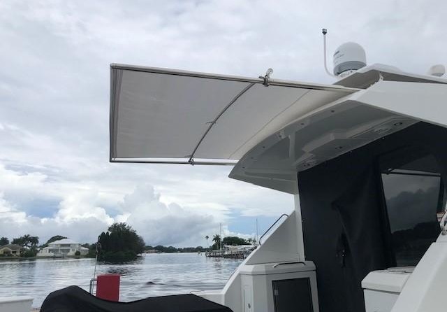 Cruisers Yachts 48 Cantius