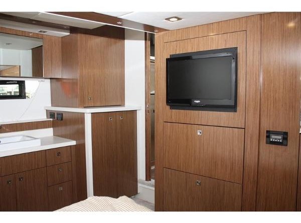 Cruisers Yachts 48 Cantius