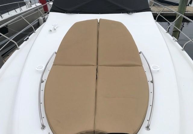 Cruisers Yachts 48 Cantius